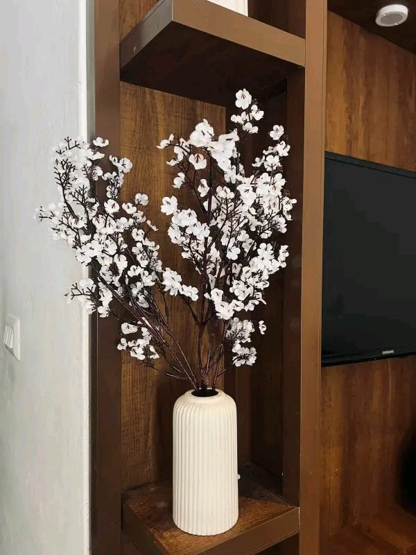 Vintage White Ribbed Ceramic Flower Vase (6 Inch)
