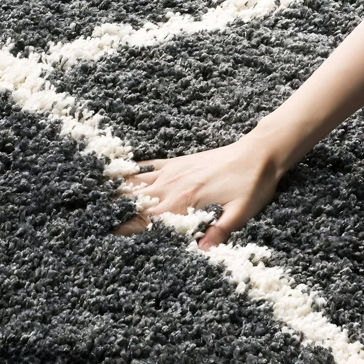 Ultra Soft Microfiber Geometric Diamond Floor Runner Rug - Anti-Slip Shaggy Carpet for Bedside, Kitchen & Hallway (55x140 cm, Grey)