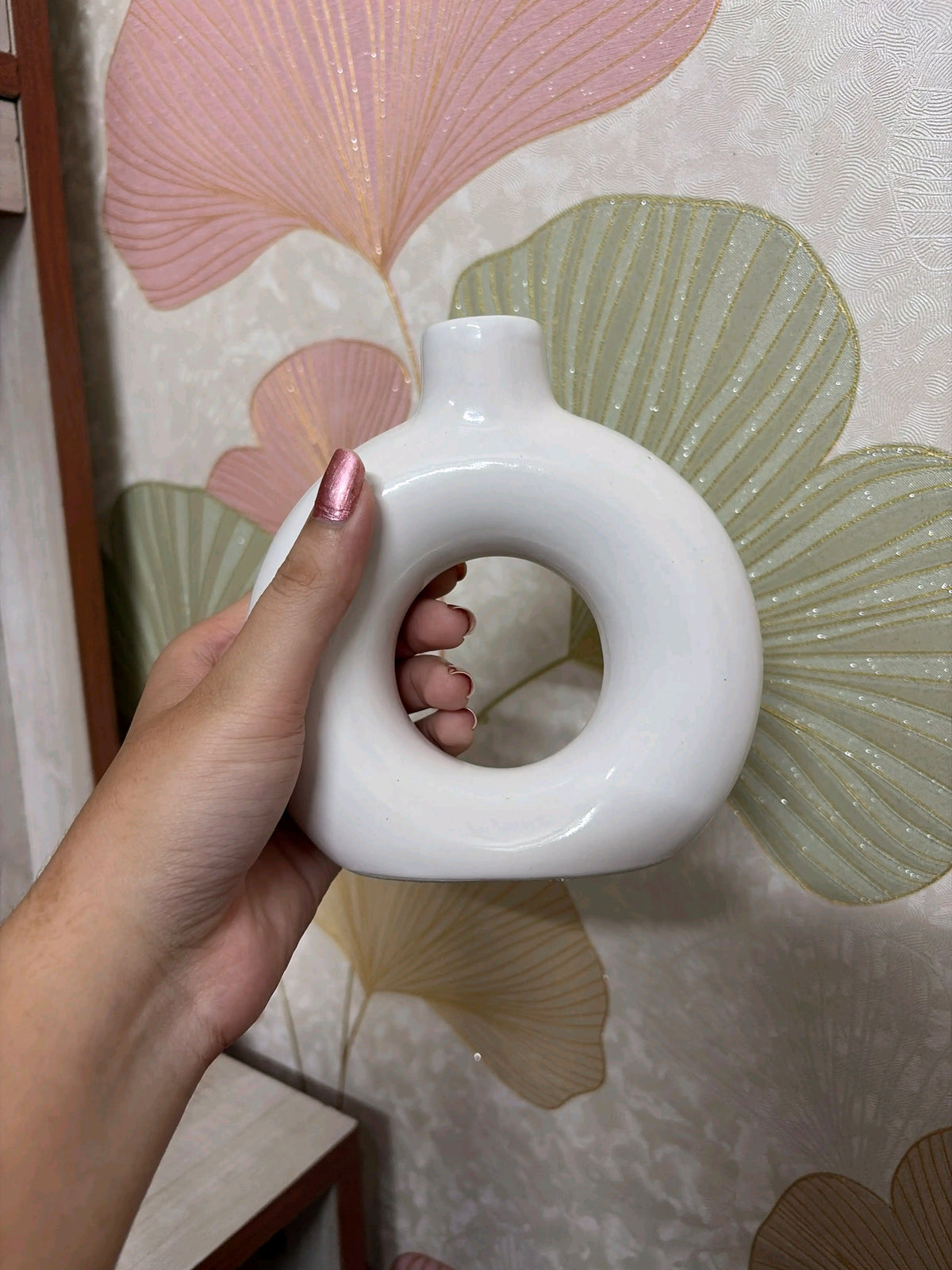 Modern Minimalist Ceramic Donut Vase (15 cm)