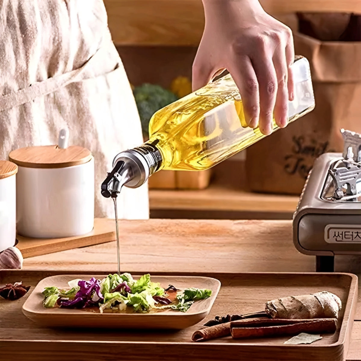 Clear Glass Oil & Vinegar Dispenser Bottle with No-Drip Pourer (500 ml)